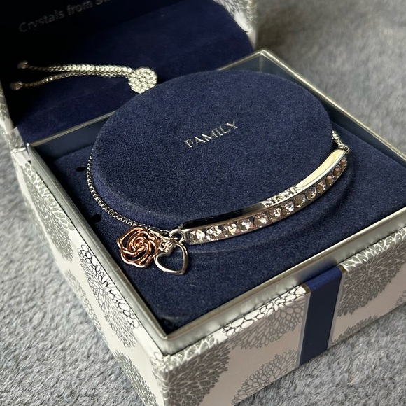 Swarovski Crystals “NANA” Family Adjustable Slide Bracelet by Brilliance NWT - Picture 2 of 7